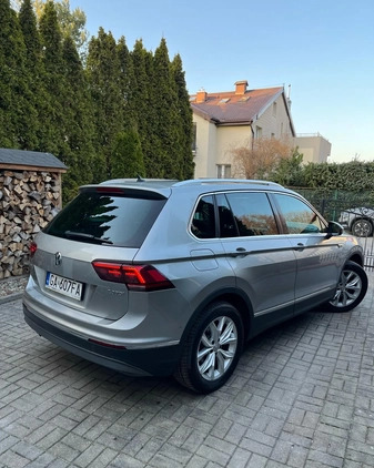 Volkswagen Tiguan cena 87000 przebieg: 123000, rok produkcji 2017 z Gdynia małe 79